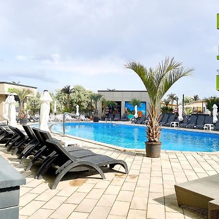 Năvodari Sunrise King Studio Spa N Pool Beach Resort מראה חיצוני תמונה